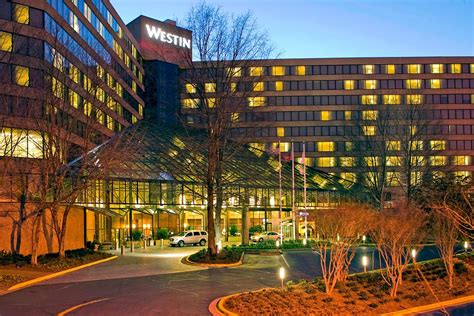hotels near metrowalk